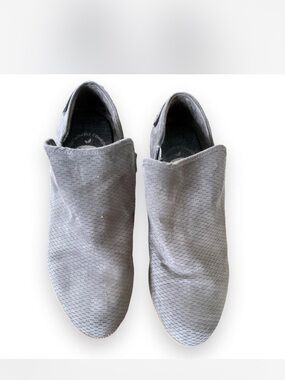 Dr. Scholl's Women’s Gray Slip-On Suede Textured Casual Booties